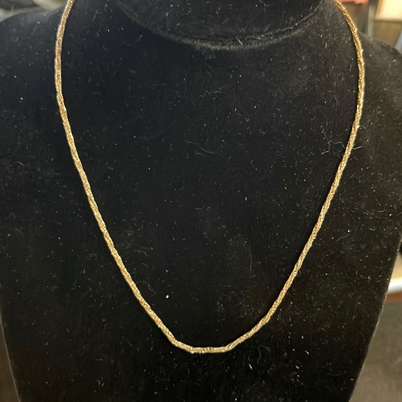 Napier Jewelry - Signed Napier gold tone necklace measures at 16” inches long.